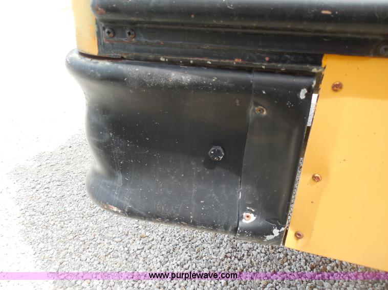 image for item D5977 1992 Ford Thomas B700 school bus