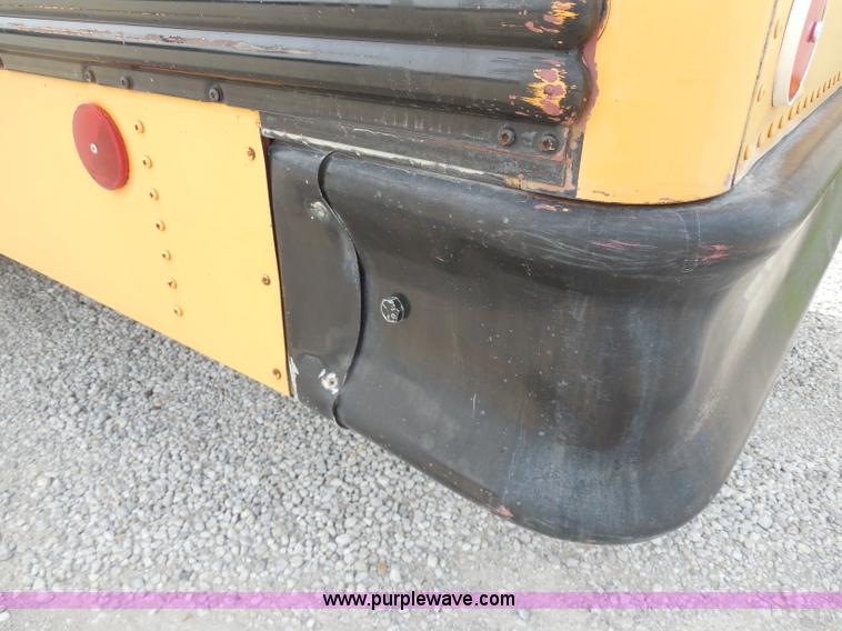 image for item D5977 1992 Ford Thomas B700 school bus