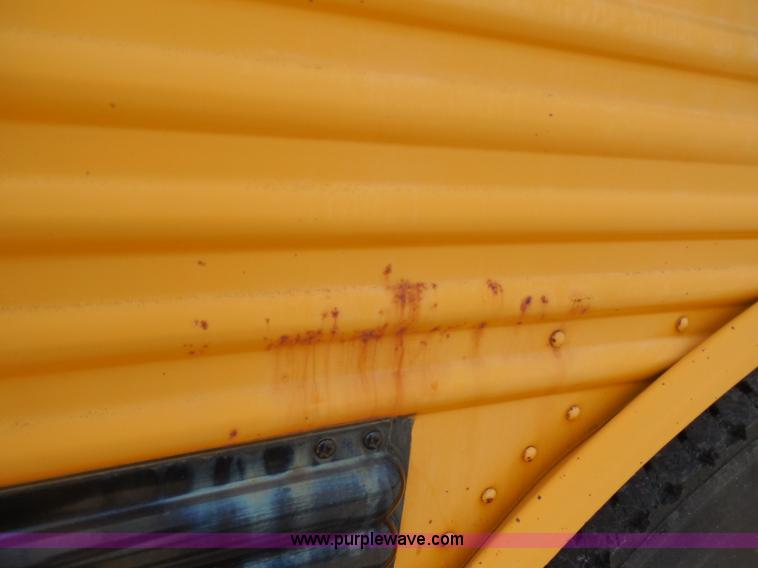 image for item D5977 1992 Ford Thomas B700 school bus