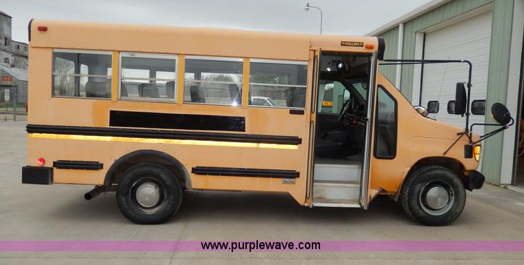 image for item D8120 1997 Ford Collins E350 school bus