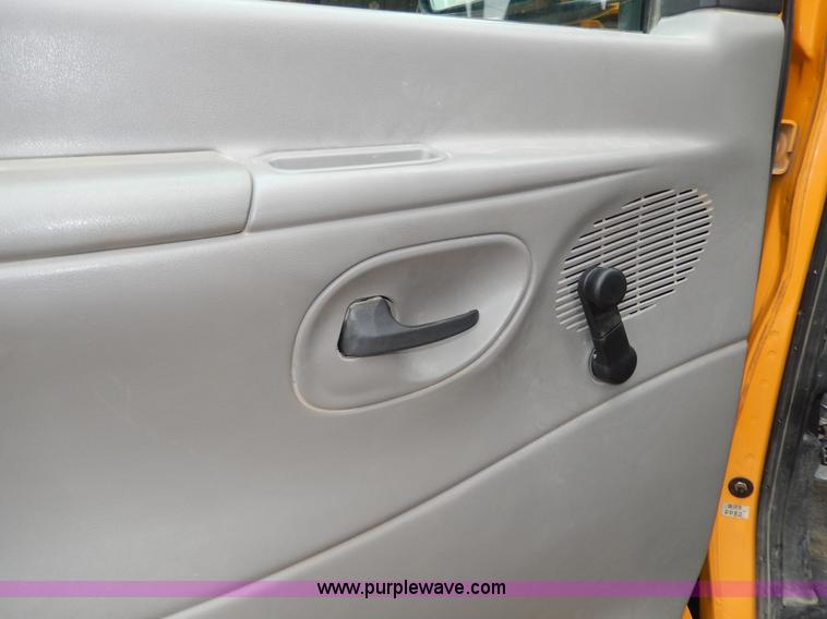 image for item D8120 1997 Ford Collins E350 school bus