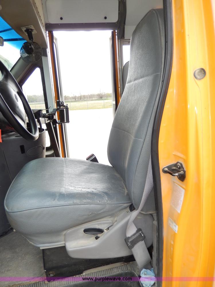 image for item D8120 1997 Ford Collins E350 school bus