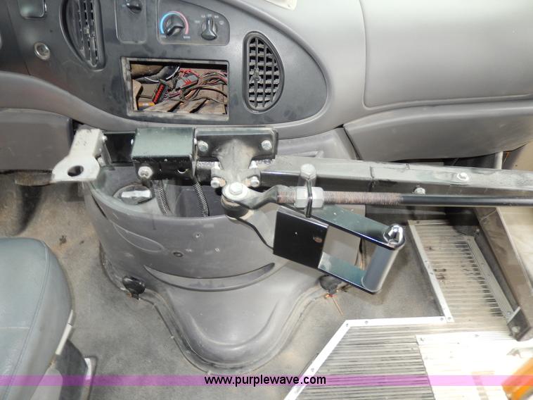 image for item D8120 1997 Ford Collins E350 school bus