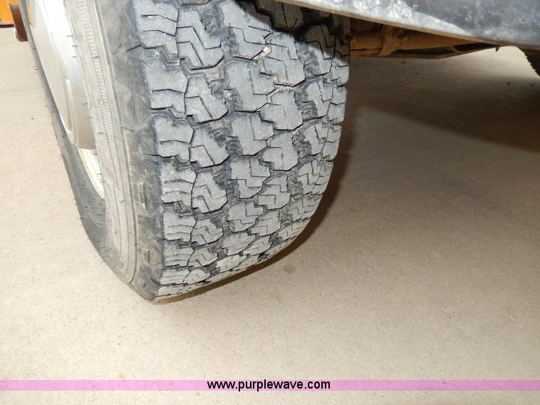 image for item D8120 1997 Ford Collins E350 school bus