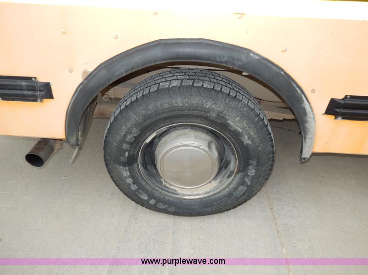 image for item D8120 1997 Ford Collins E350 school bus