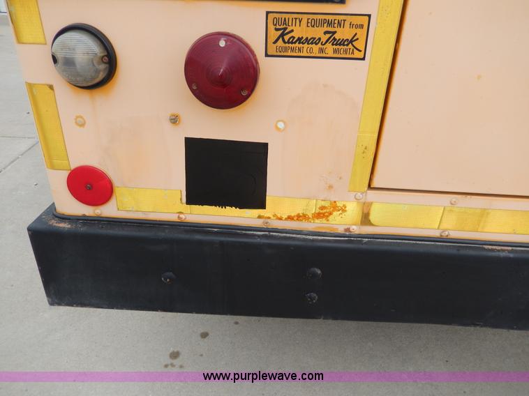 image for item D8120 1997 Ford Collins E350 school bus