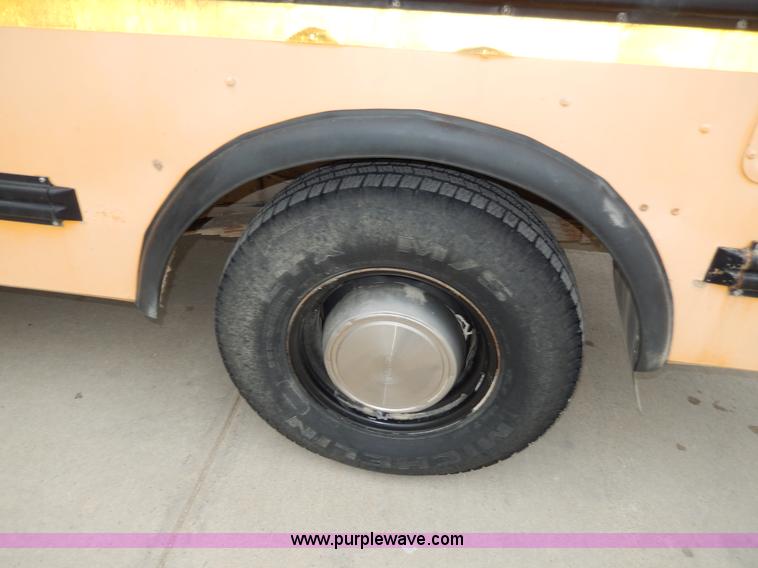 image for item D8120 1997 Ford Collins E350 school bus