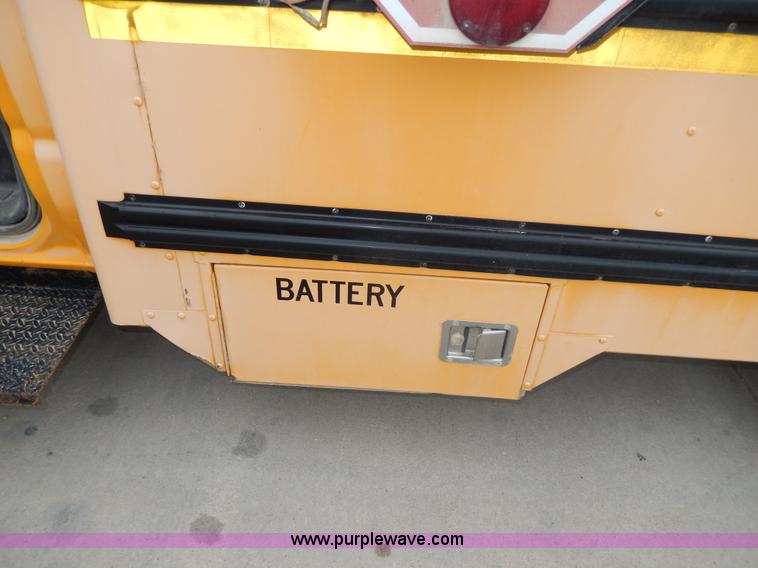 image for item D8120 1997 Ford Collins E350 school bus