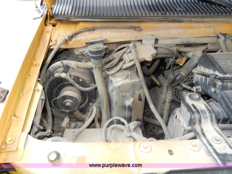 image for item D8120 1997 Ford Collins E350 school bus