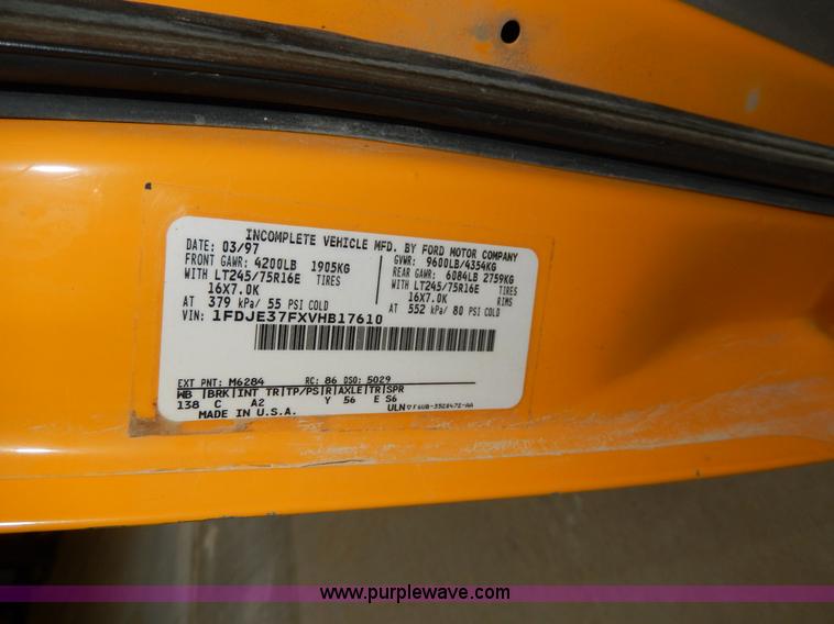 image for item D8120 1997 Ford Collins E350 school bus