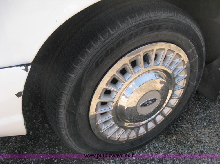 image for item D8473 1998 Ford Crown Victoria Police Interceptor