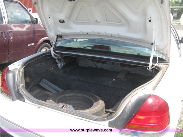 image for item D8473 1998 Ford Crown Victoria Police Interceptor