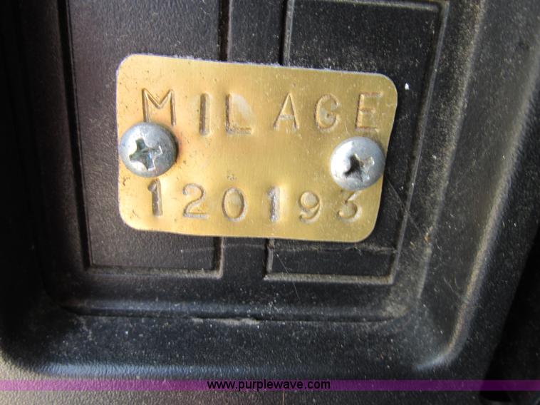 image for item E7289 1996 International 4900 dump truck