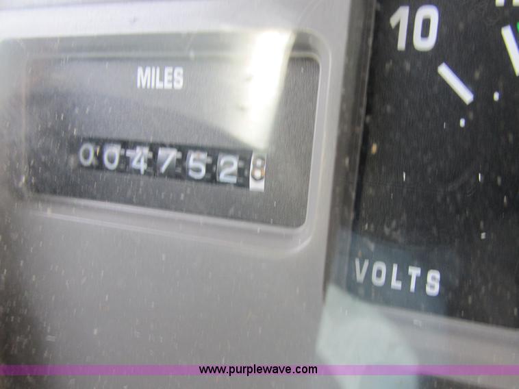 image for item E7289 1996 International 4900 dump truck