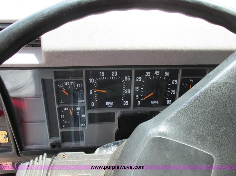 image for item E7289 1996 International 4900 dump truck