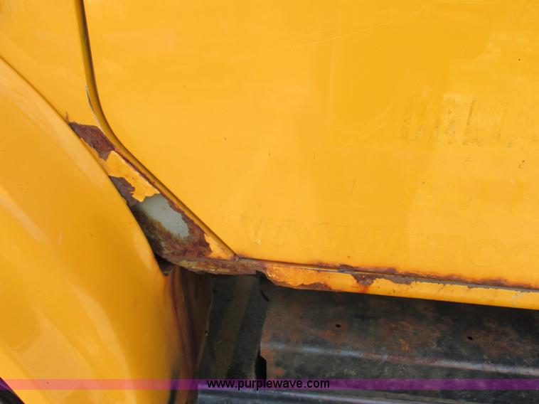 image for item E7289 1996 International 4900 dump truck