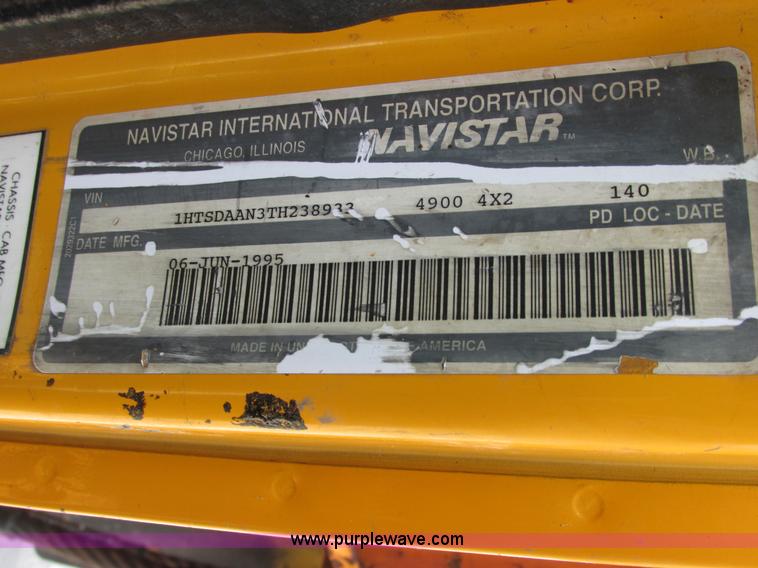 image for item E7289 1996 International 4900 dump truck