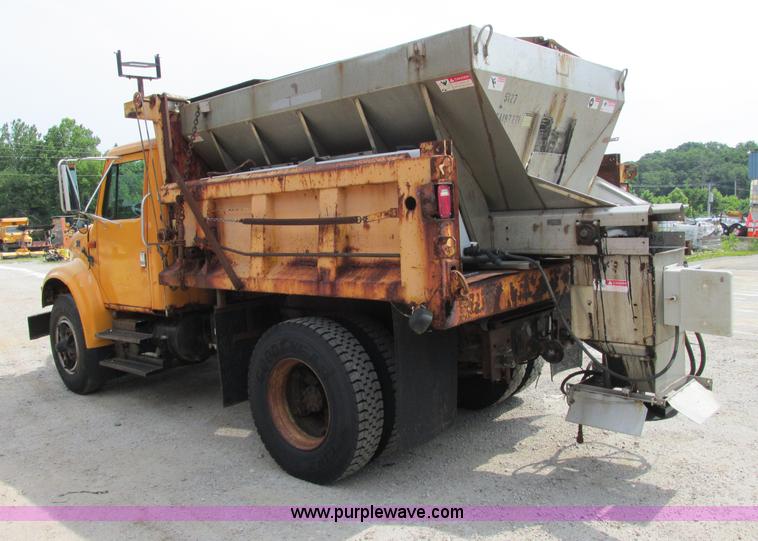 image for item E7290 1995 International 4900 dump truck