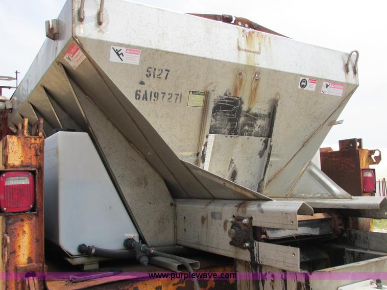 image for item E7290 1995 International 4900 dump truck