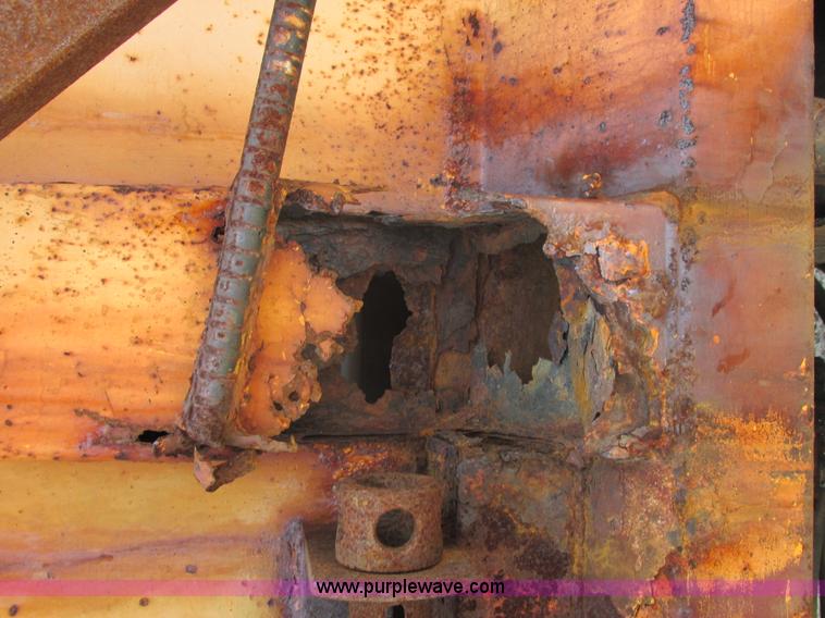 image for item E7290 1995 International 4900 dump truck