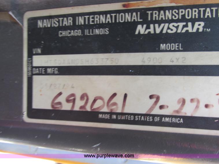 image for item E7290 1995 International 4900 dump truck