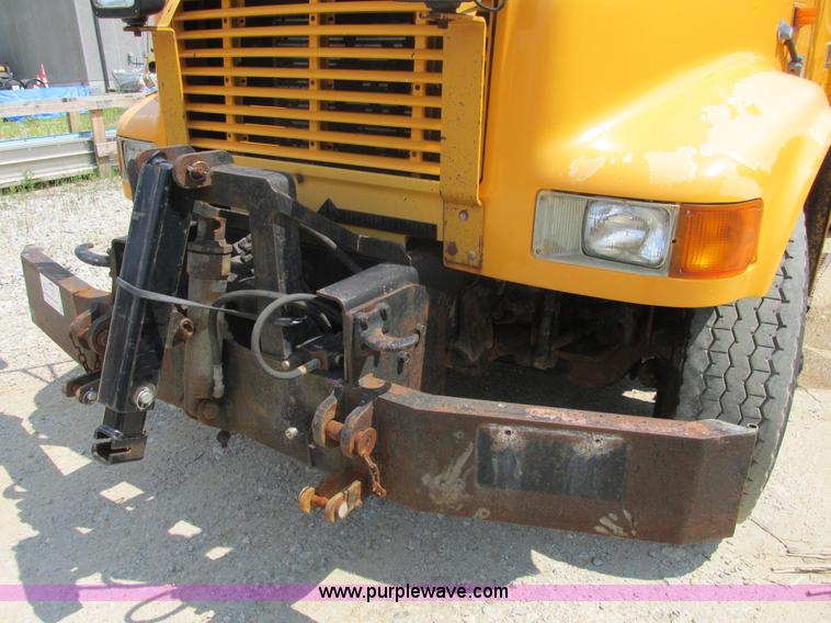 image for item E7291 1999 International 4900 dump truck