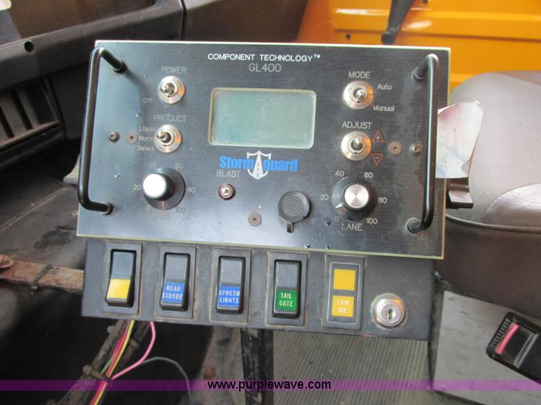 image for item E7291 1999 International 4900 dump truck