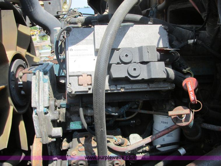 image for item E7291 1999 International 4900 dump truck