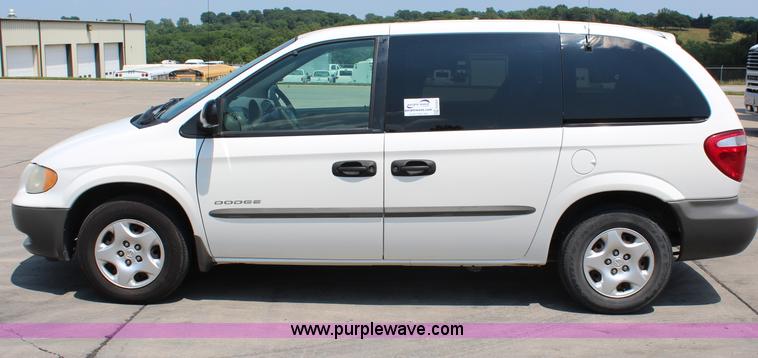 image for item G5203 2001 Dodge Caravan SE minivan