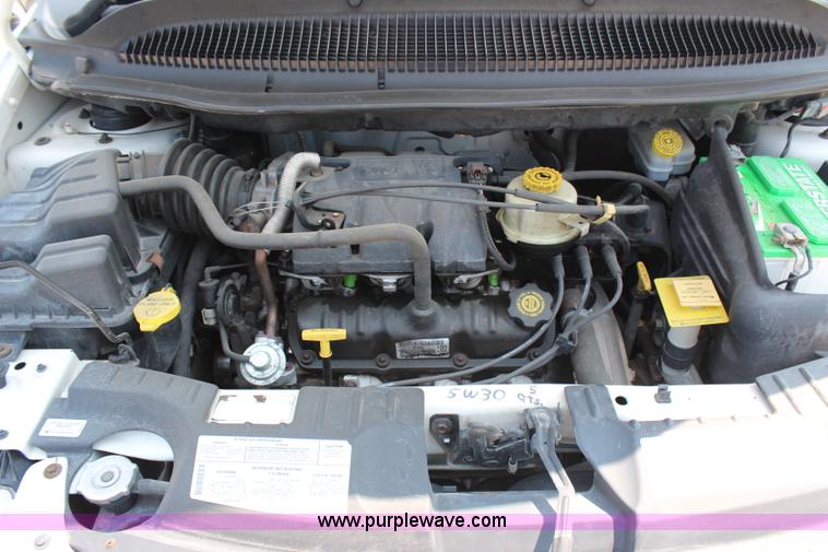 image for item G5203 2001 Dodge Caravan SE minivan