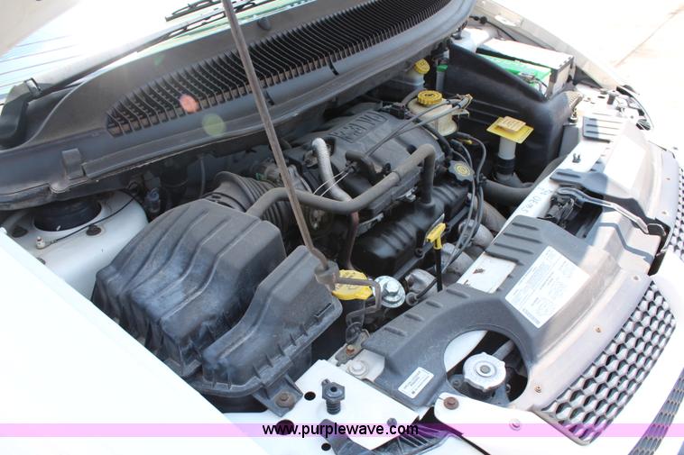 image for item G5203 2001 Dodge Caravan SE minivan