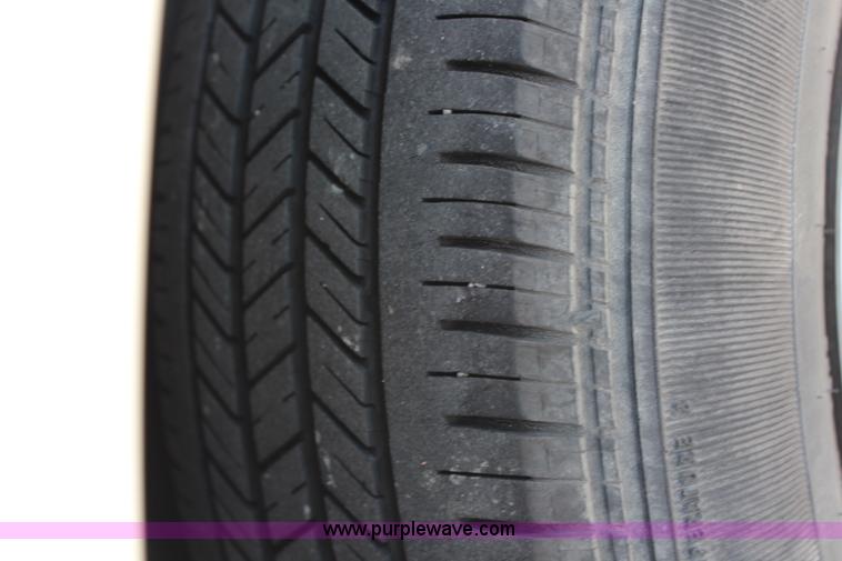 image for item G5203 2001 Dodge Caravan SE minivan