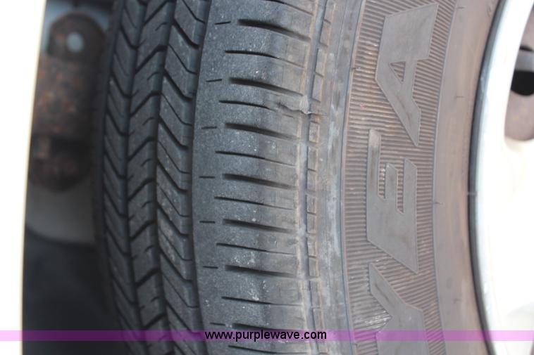 image for item G5203 2001 Dodge Caravan SE minivan