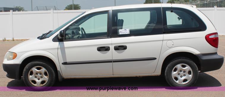image for item G5226 2003 Dodge Caravan SE van