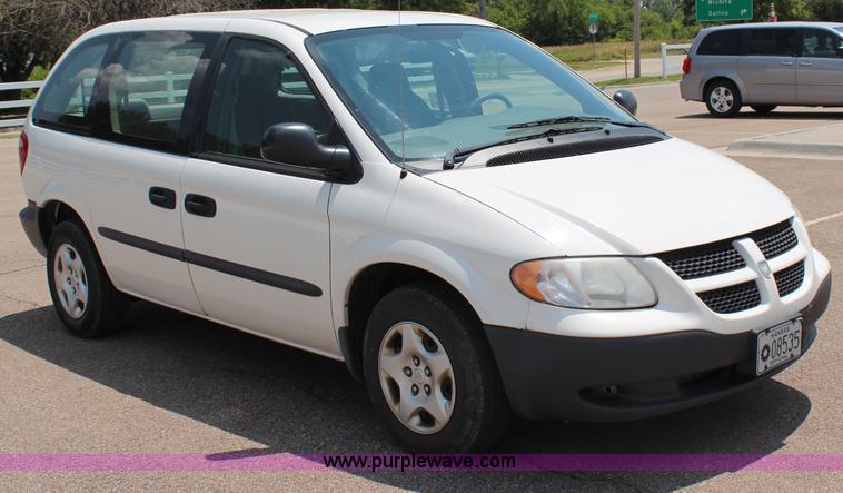 image for item G5226 2003 Dodge Caravan SE van