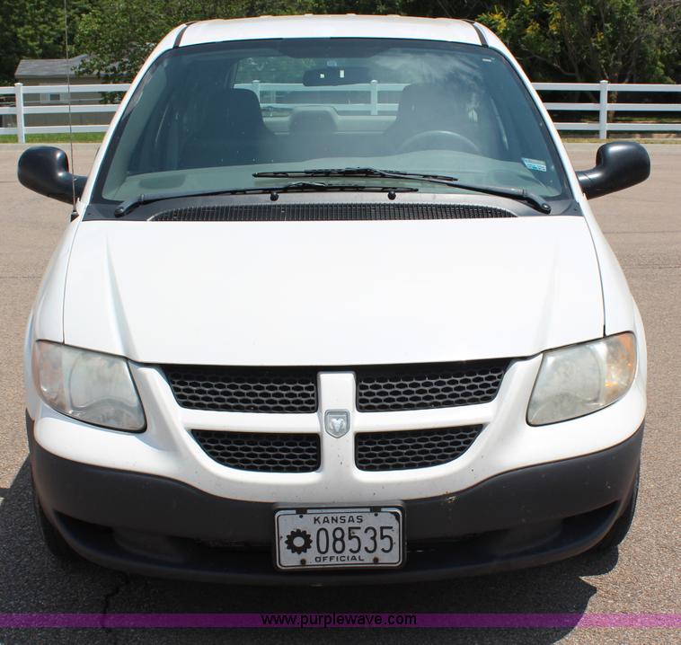 image for item G5226 2003 Dodge Caravan SE van