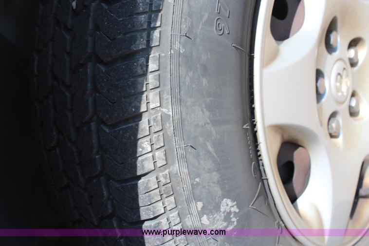 image for item G5226 2003 Dodge Caravan SE van