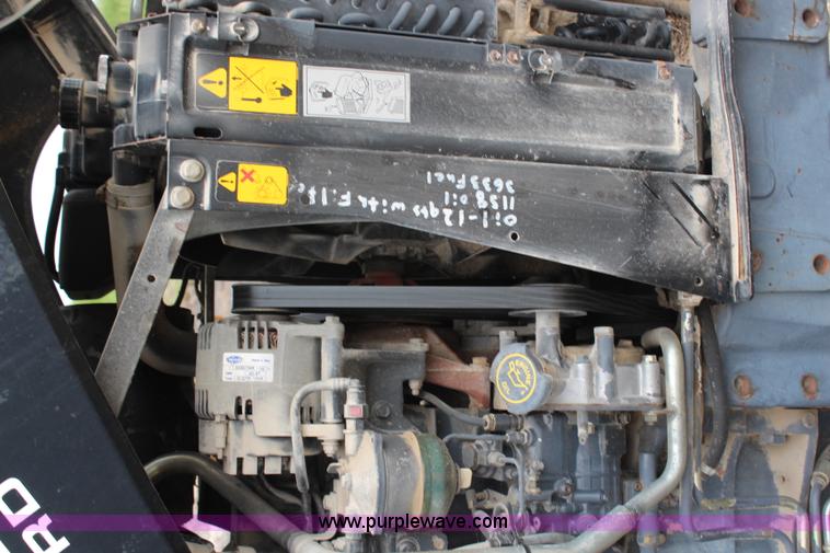 image for item G5234 1998 New Holland TS100 tractor