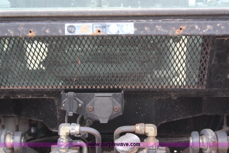 image for item G5234 1998 New Holland TS100 tractor