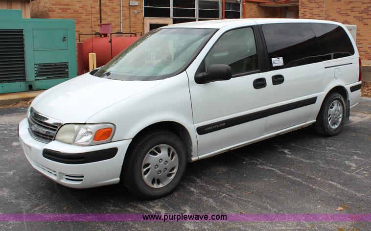 image for item G5243 2002 Chevrolet Venture minivan