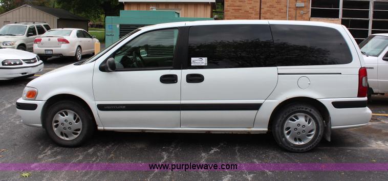 image for item G5243 2002 Chevrolet Venture minivan