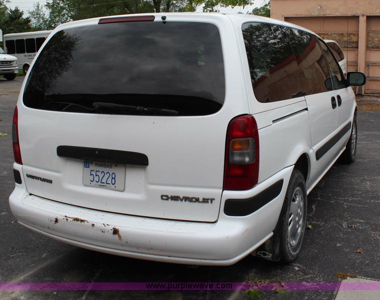 image for item G5243 2002 Chevrolet Venture minivan