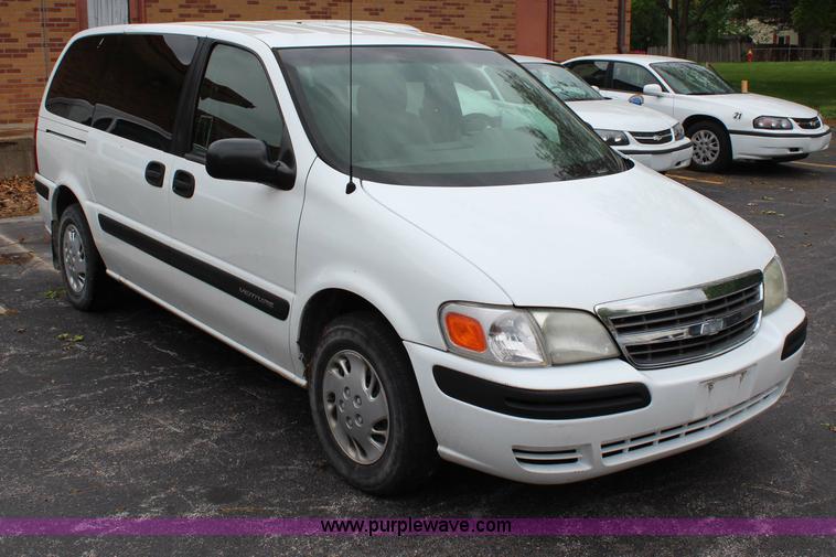 image for item G5243 2002 Chevrolet Venture minivan