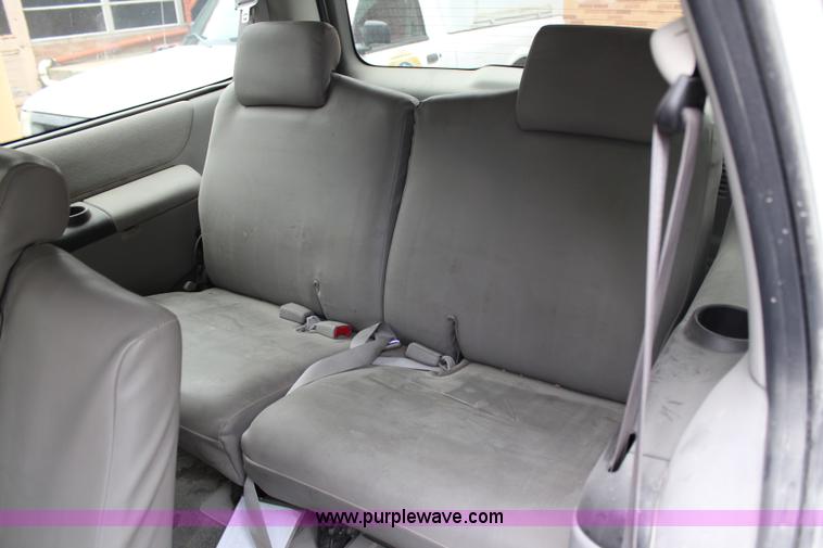 image for item G5243 2002 Chevrolet Venture minivan