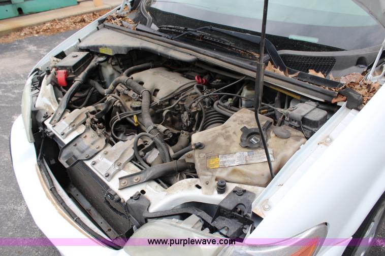 image for item G5243 2002 Chevrolet Venture minivan