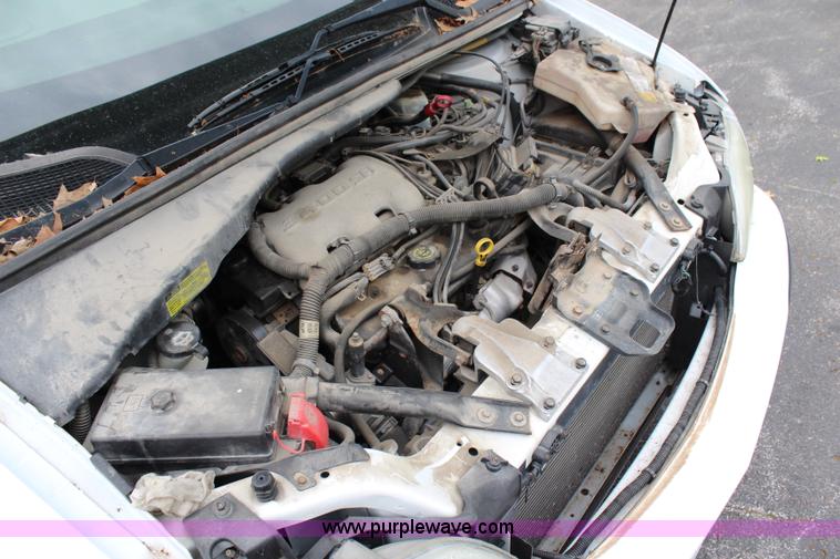 image for item G5243 2002 Chevrolet Venture minivan