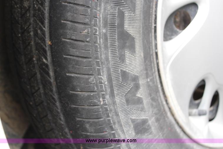 image for item G5243 2002 Chevrolet Venture minivan