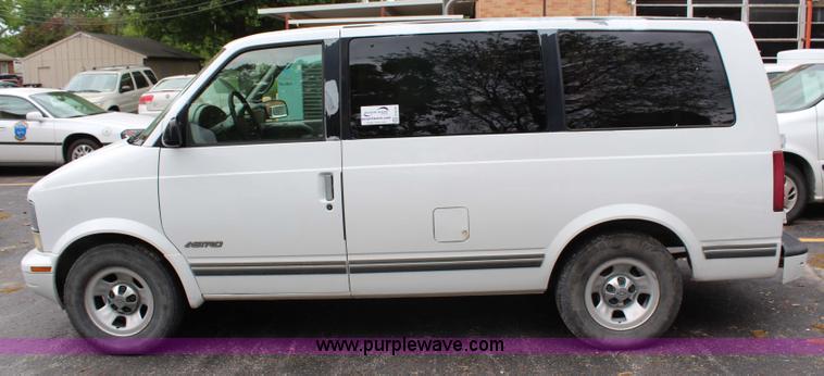 image for item G5276 1996 Chevrolet Astro van