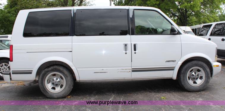 image for item G5276 1996 Chevrolet Astro van