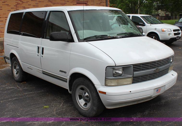 image for item G5276 1996 Chevrolet Astro van